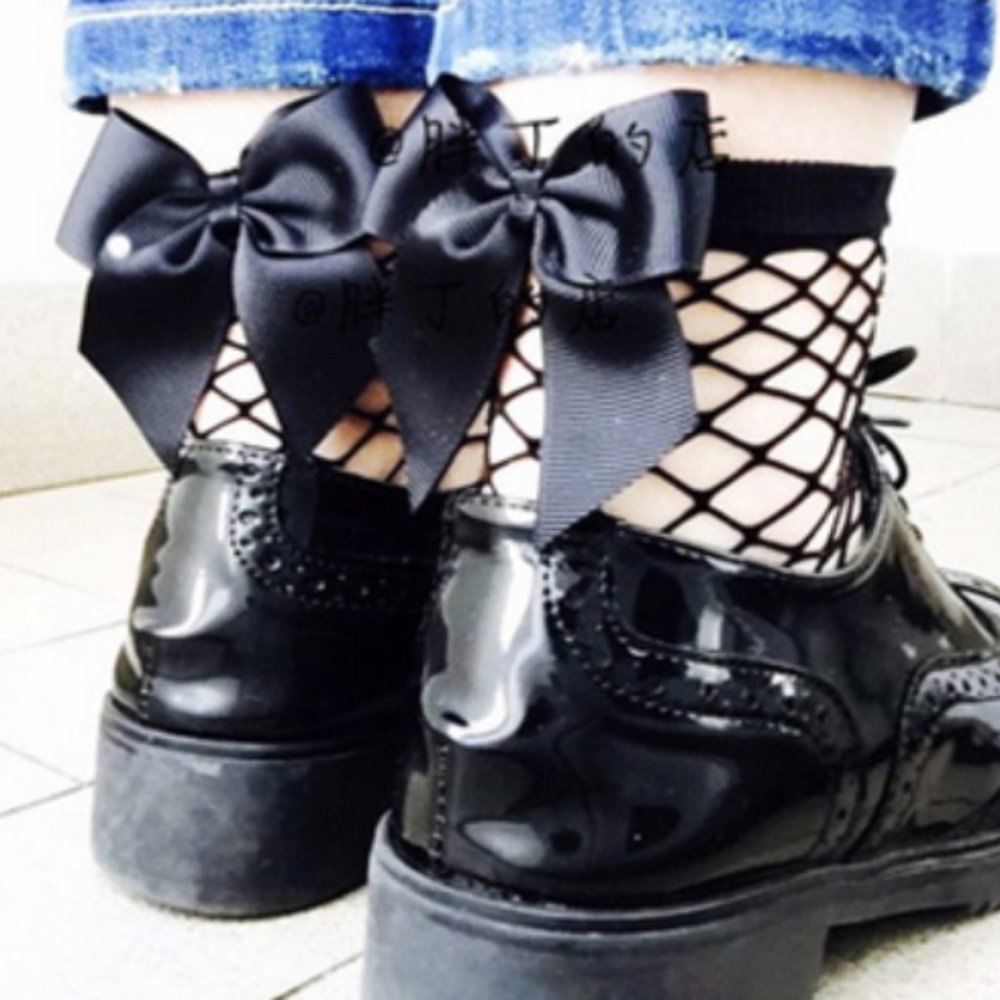 🎀 Cute Black Bow Ruffle Fishnet Mesh Ankle Socks - Picture 3 of 5